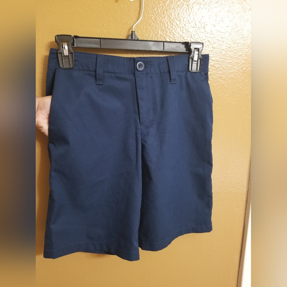 Under Armour loose short